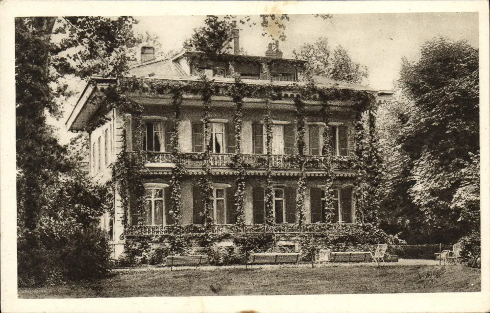Willa otoczona roślinnością — Vichy — Wydawnictwo Pichy, nr 402 - Awers