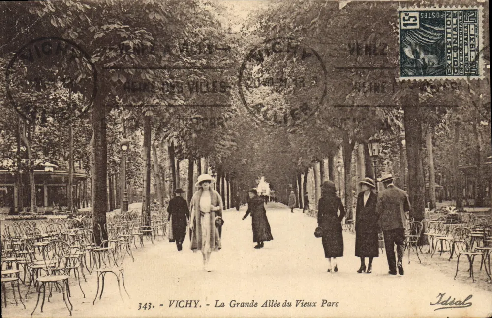 Vichy - La Grande Allée du Vieux Parc — éditeur Ideal, n° 343 - Recto