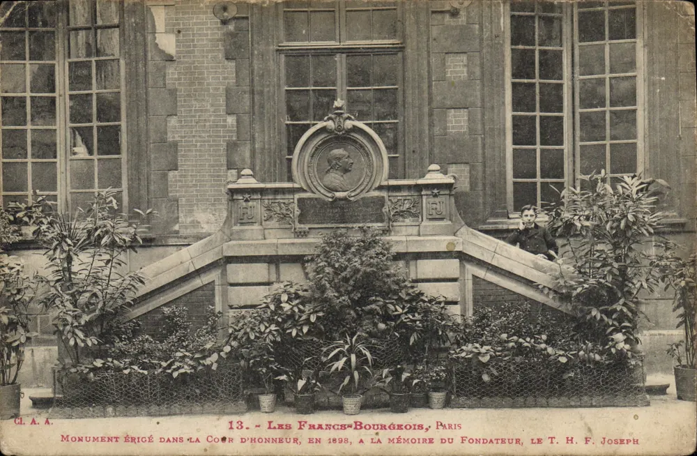 De Francoborsisten, Parijs — Monument op de stichter T.H. Joseph, opgericht in 1898 — Cl. A. A., n°13 - Voorkant