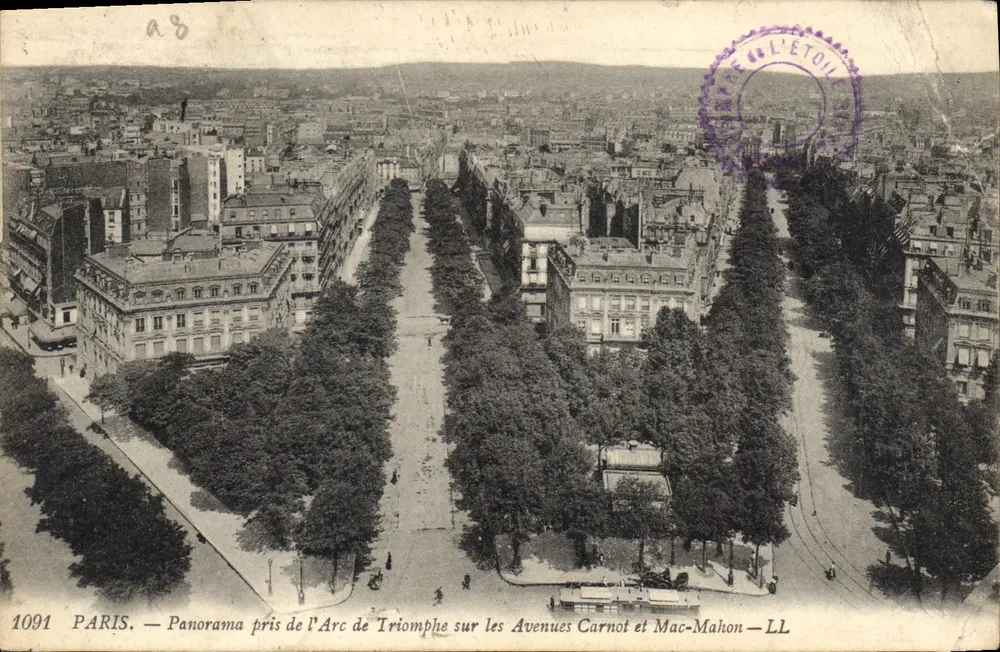 Paris — Panorama vom Arc de Triomphe über die Avenues Carnot und Mac-Mahon — LL - Vorderseite