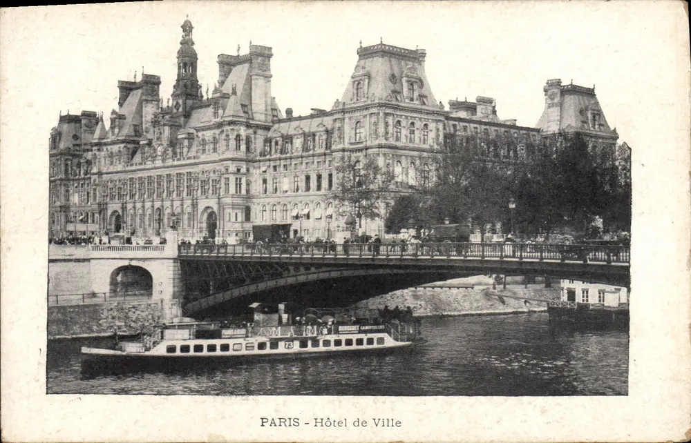 Paris - Hotel de Ville — vista com barco na Seine e ponte — editor não visível - Frente