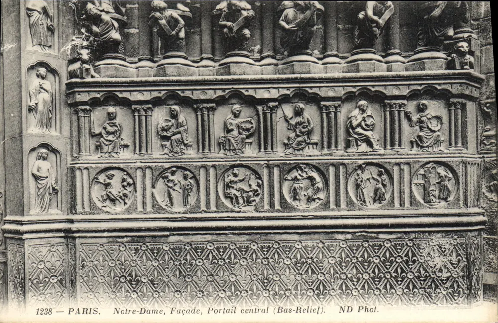 Notre-Dame, Facciata, Portale centrale (Bassorilievo) — Parigi — ND Phot. n°1238 - Recto