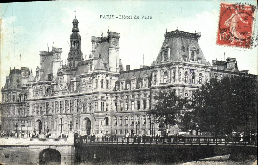 PARIS - Hotel de Ville — vista do edifício e do cais — editor não visível - Frente