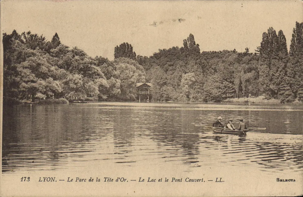 LYON — Der Park der Goldenen Kopf — Der See und die Überdachte Brücke — Selecta - Vorderseite
