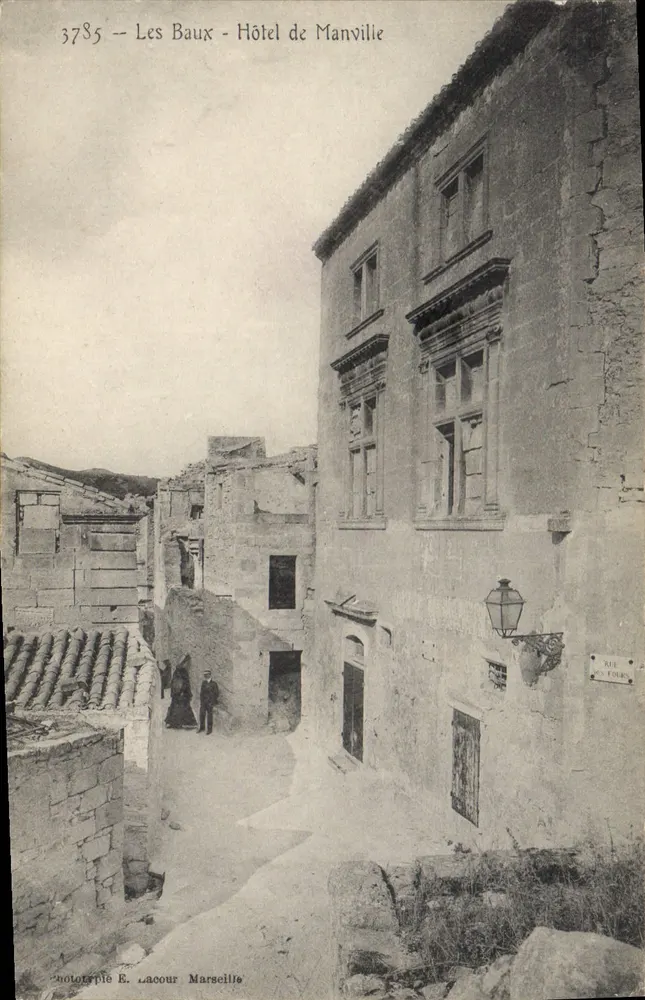 Les Baux - Hotel de Manville — fototipia E. Lacour Marseille, n°3785 - Recto