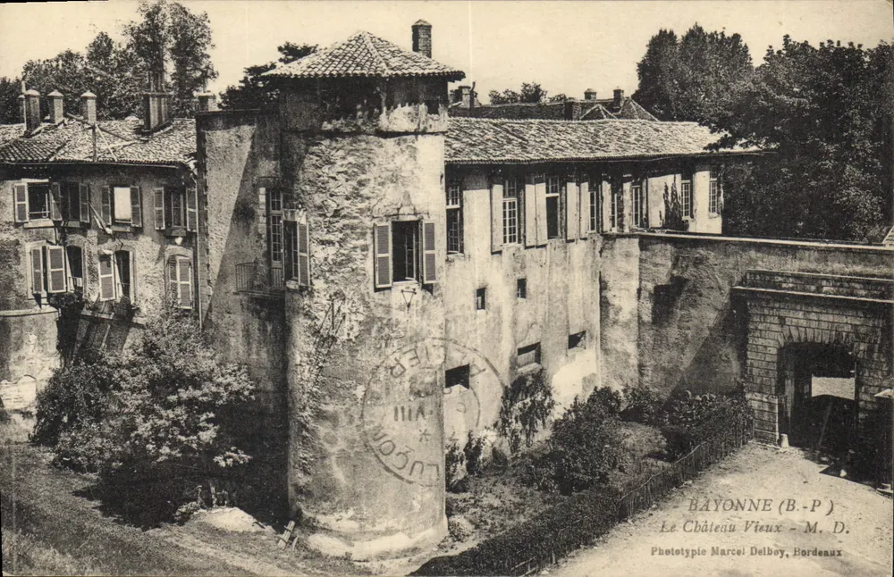 Bayonne (B-P) — Le Château Vieux — Phototypie Marcel Delboy, Bordeaux - Recto