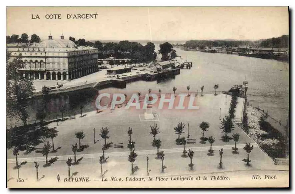 Bayonne — A Nive, o Adour, a Praça Lavigerie e o Teatro — ND. Fot. - Frente