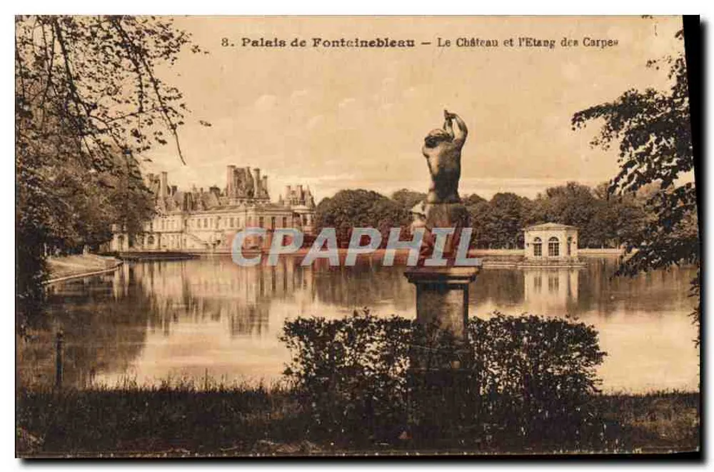 Palast von Fontainebleau — Das Schloss und der Karpfenteich - Vorderseite