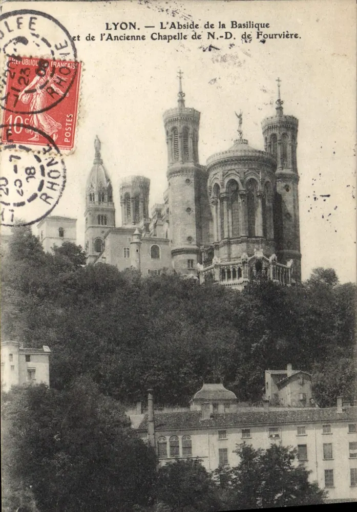 LYON — Das Apsis der Basilika und der Alte Kapelle der Jungfrau von Fourvière - Vorderseite