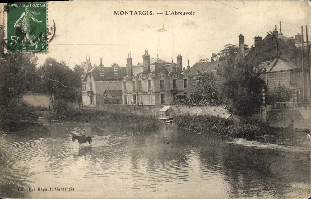Montargis — A Fonte — Ed. Eve Bégault Montargis - Frente