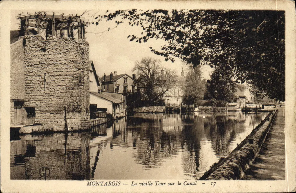 Montargis — Die alte Turm am Kanal — 17 - Vorderseite
