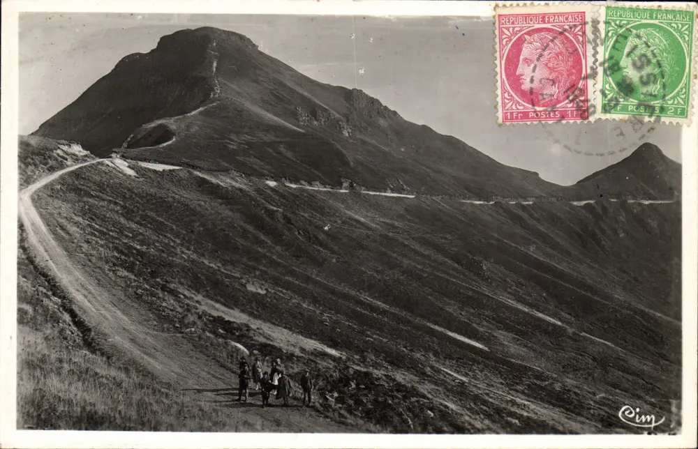 Le Cantal. Pitterosque — Gipfel des Pay-Mary (Höhe 1787 m.) — Cim - Vorderseite
