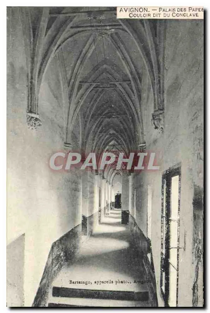Avignon — Palais des Papes, Gang genannt Conclave — Bartesago, Kameras, Avignon - Vorderseite
