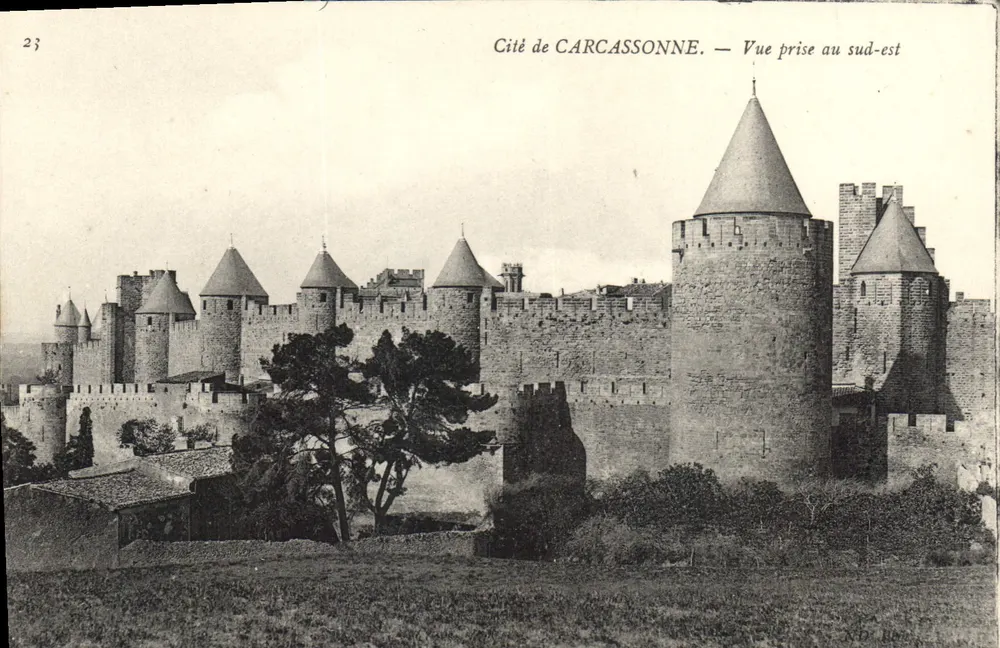 Cité de CARCASSONNE — Blick vom Südosten - Vorderseite