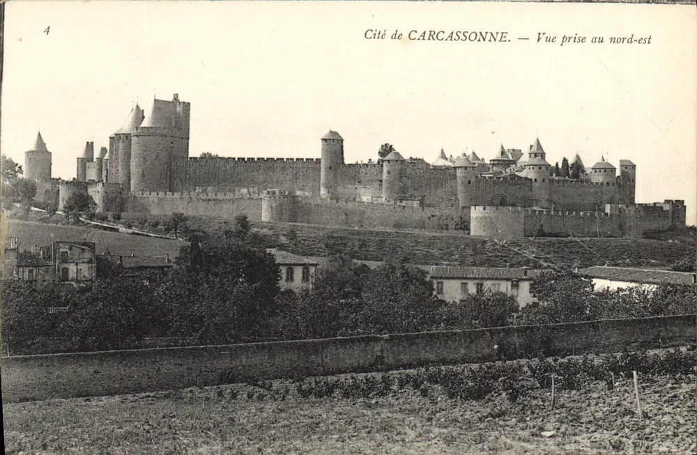 Cité de CARCASSONNE — Ansicht vom Nordosten - Vorderseite