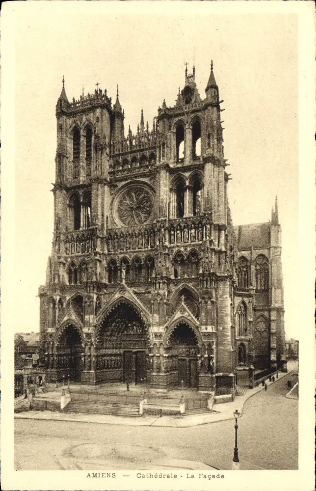 Amiens — Catedral — A Facha - Frente
