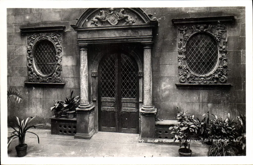 Riom - Cour da Casa da Hortode — LL - Frente