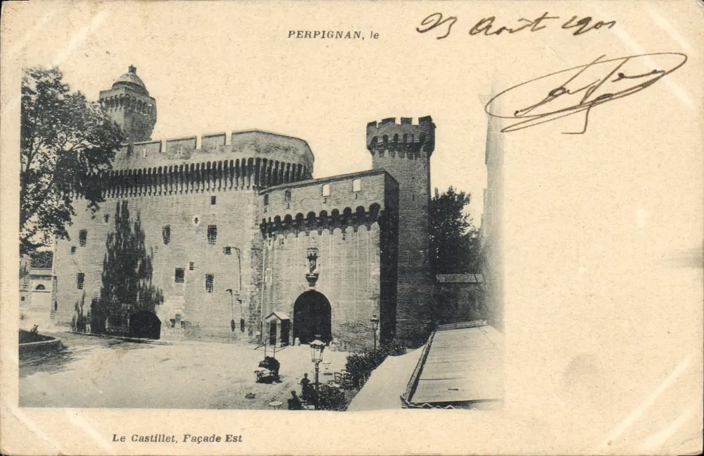 Perpignan, le Castillet, Façade Est — éditeur imprimeur non visible, n° de série non lisible - Frente