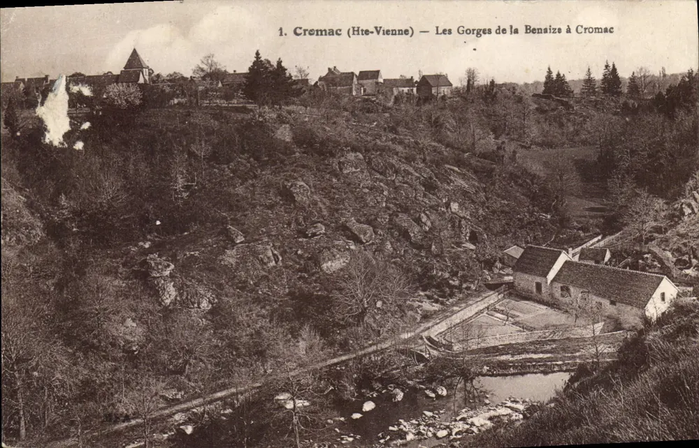 Cromac (Haute-Vienne) — As Gorges da Bensaize em Cromac - Frente