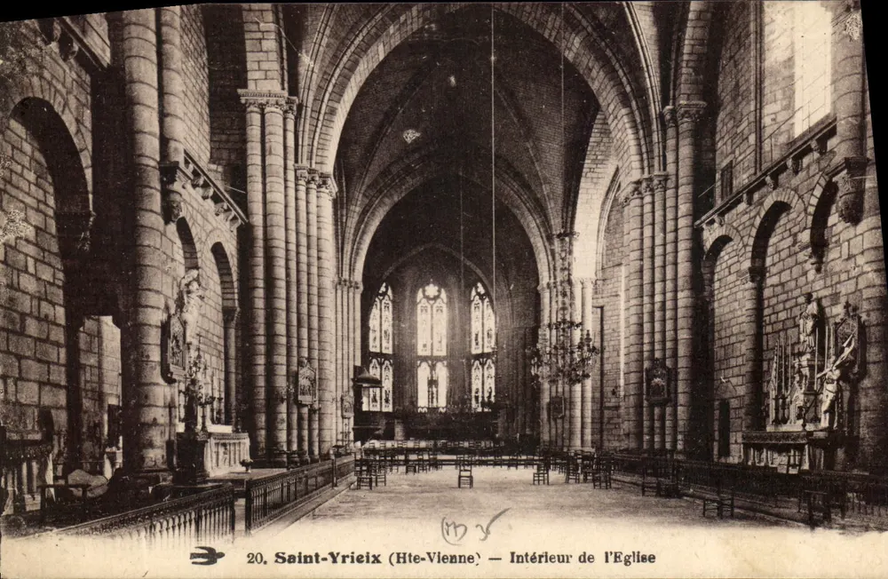 Saint-Yrieix (Hte-Vienne) — Innenansicht der Kirche — Unbekannter Verlag, Nr. 20 - Vorderseite