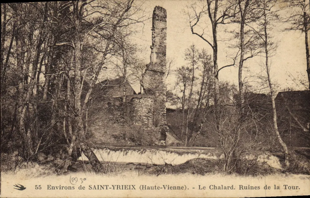 Umgebung von SAINT-YRIEIX (Haute-Vienne) — Le Chalard. Ruinen der Turm. - Vorderseite