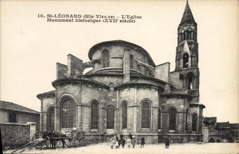 St-Léonard (Hte-Vienne) — A Igreja, monumento histórico do século XVII — editor BERG, n°10 - Frente