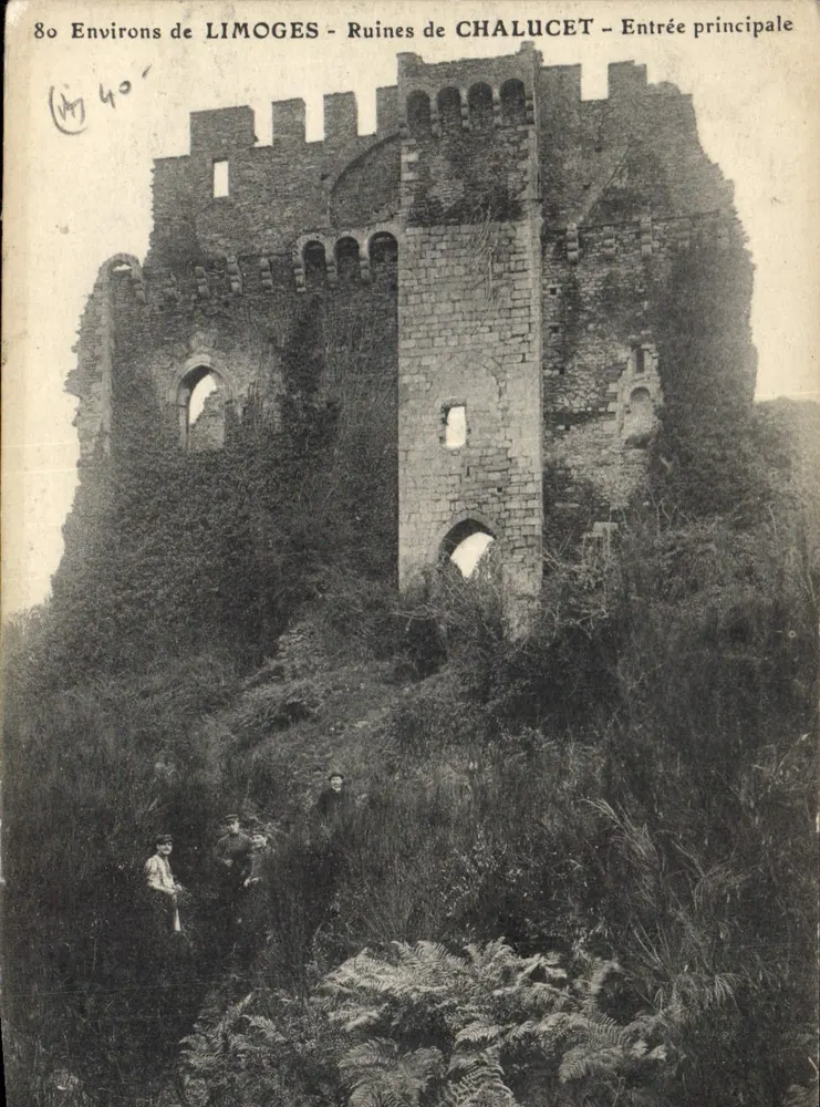 Ruinen von CHALUCET — Haupteingang — Umgebung von LIMOGES - Vorderseite