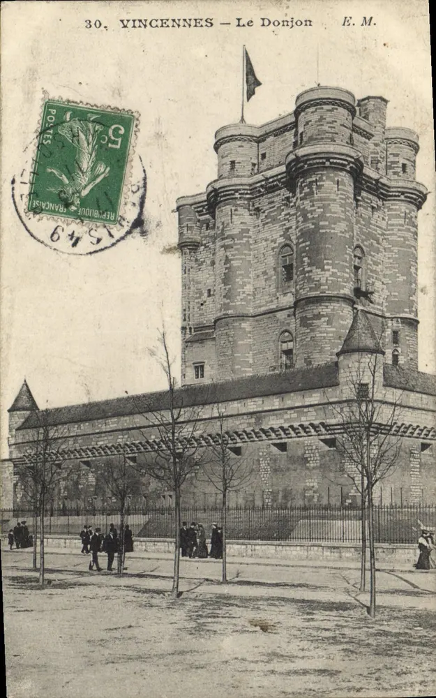 Vincennes — O Donjon — E.M. - Frente