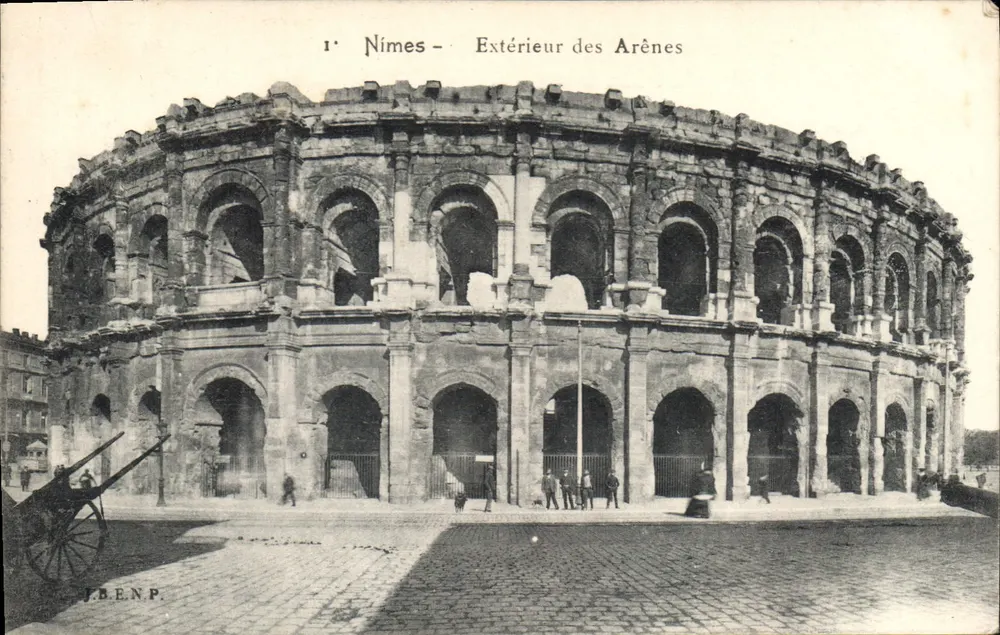 Nîmes — Exterior das Arênes — J.B. ENP, n°1 - Frente