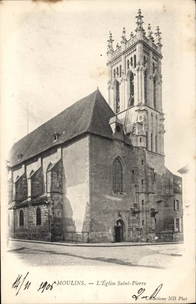 Moulins — De Kerk van Sint-Pieter — Collections ND Phot - Voorkant
