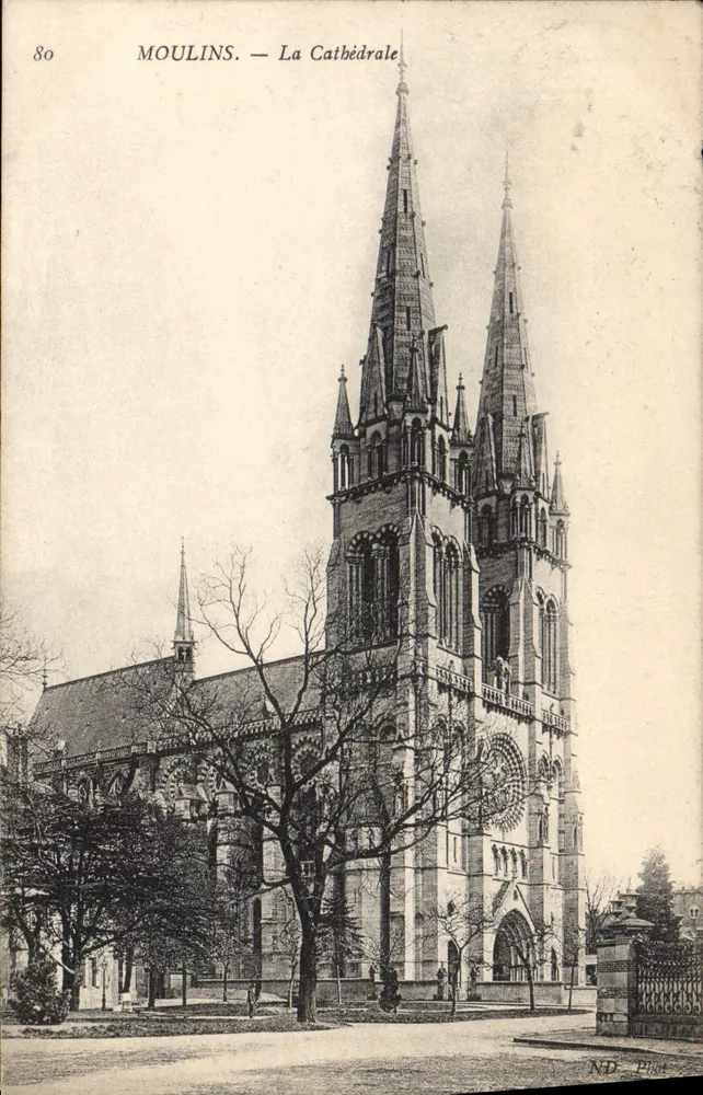 Moulins — A Catedral — ND Piolet - Frente