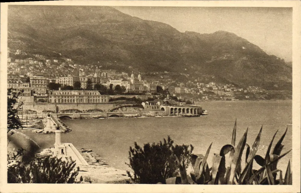 Monte-Carlo — Vista do porto e do bairro — editor Yvory, n° 1/101 - Frente