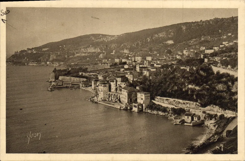 Villefranche-sur-Mer — vista do porto e do vilarejo — Yvon - Frente
