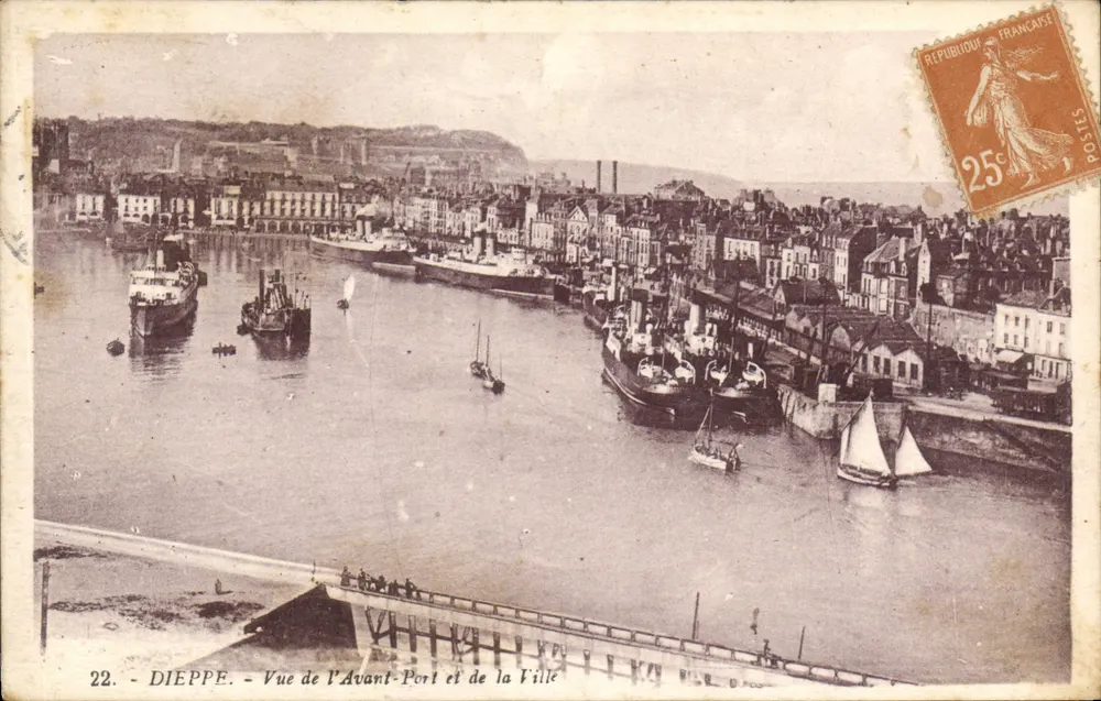 Dieppe — Vista do Porto Anterior e da Cidade — G. Armand, editor da Côte des Sables, Nantes - Frente