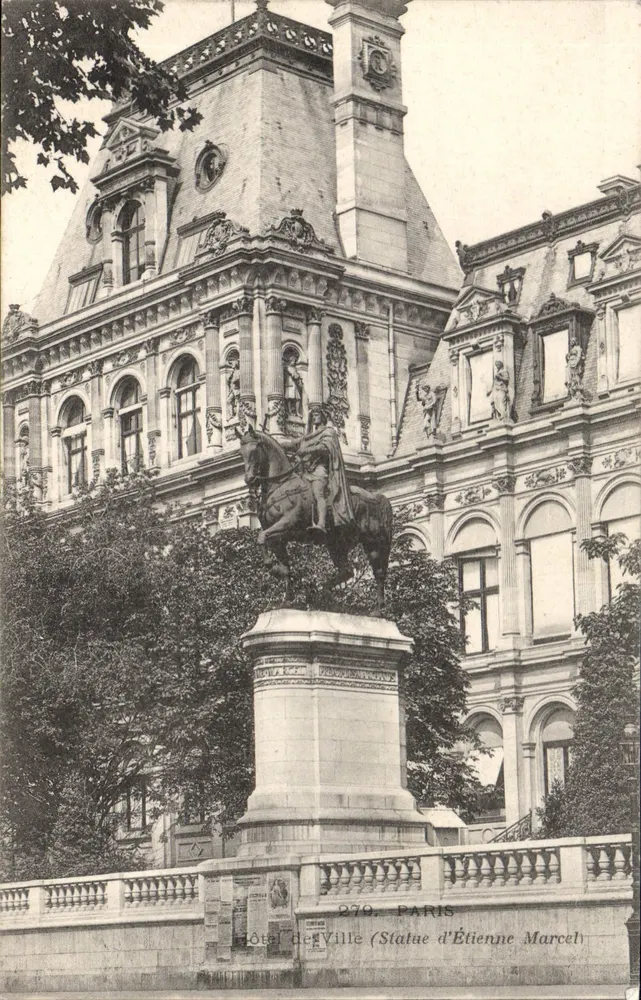 Prefeitura — Estátua de Étienne Marcel — Paris - Frente