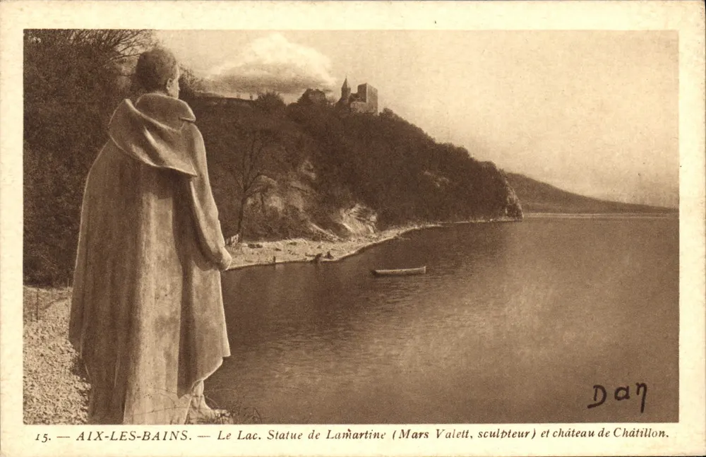 Aix-les-Bains — Der See. Statue von Lamartine (Mars Valett, Bildhauer) und Schloss Châtillon. - Vorderseite