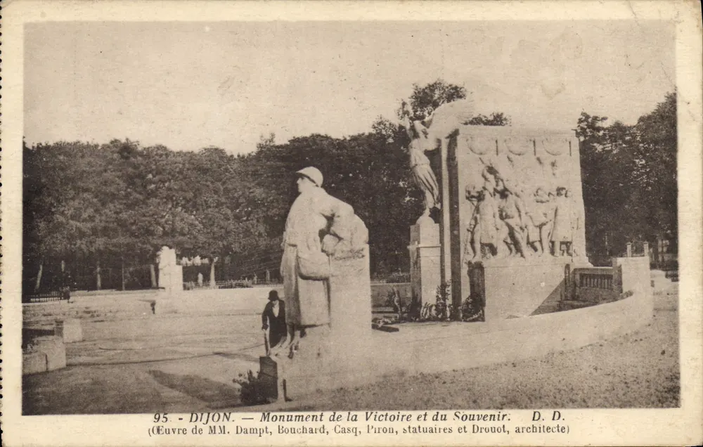 Dijon — Denkmal der Sieges und Erinnerung — D. D. - Vorderseite