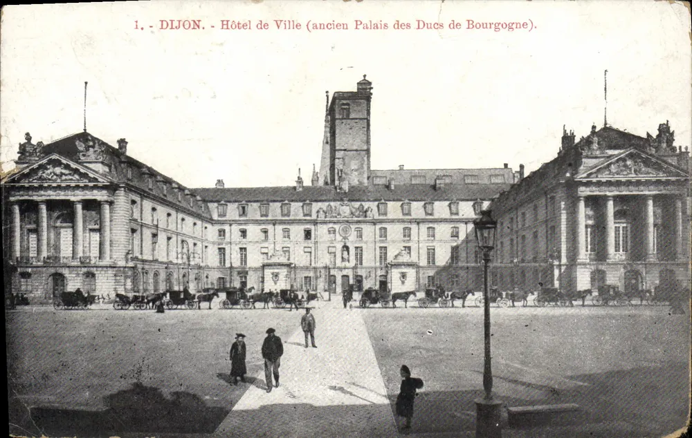 Dijon - Rathaus (Ehemaliges Palast der Herzöge von Burgund) - Vorderseite