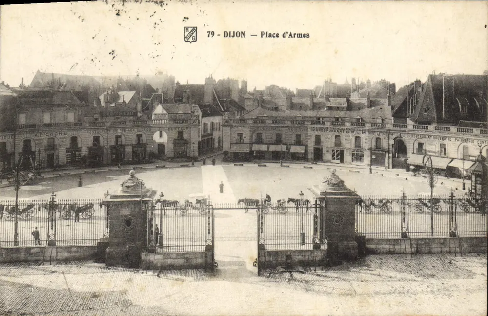 Dijon — Place d'Armes — R.G. Editor, n°79 - Frente