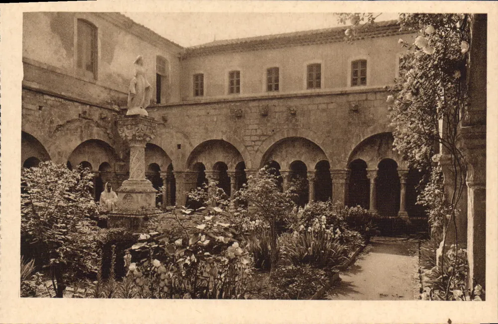 Abadia de Sénanque — Interior do Claustro (século XII) — Abadia de Sénanque (Gordes) - Frente