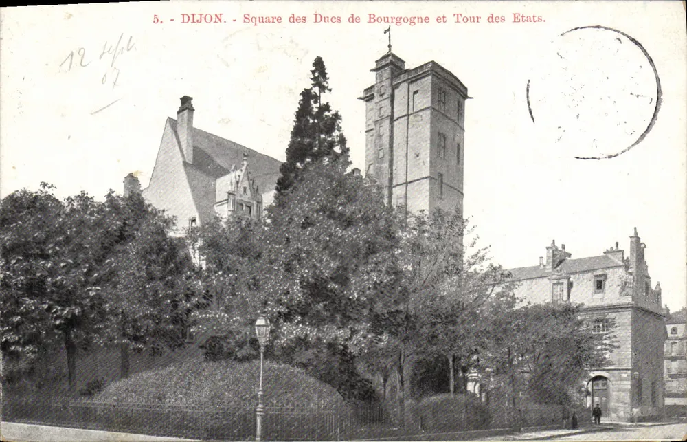 Dijon - Platz der Herzöge von Burgund und Turm der Staaten - Vorderseite