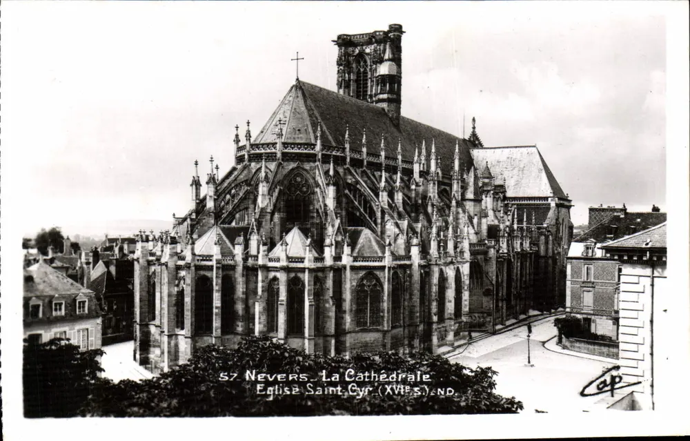Nevers - Die Kathedrale - Kirche Saint-Cyr (17. Jahrhundert) - Vorderseite
