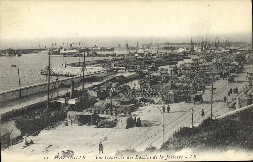Marseille — Allgemeiner Blick auf die Basins der Joliette — LR - Vorderseite