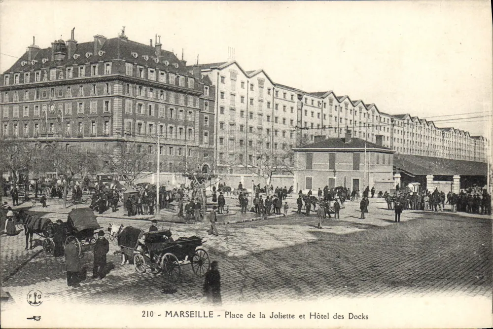 Marseille - Place de la Joliette und Hôtel des Docks — Verlag F.G., Nr. 210 - Vorderseite