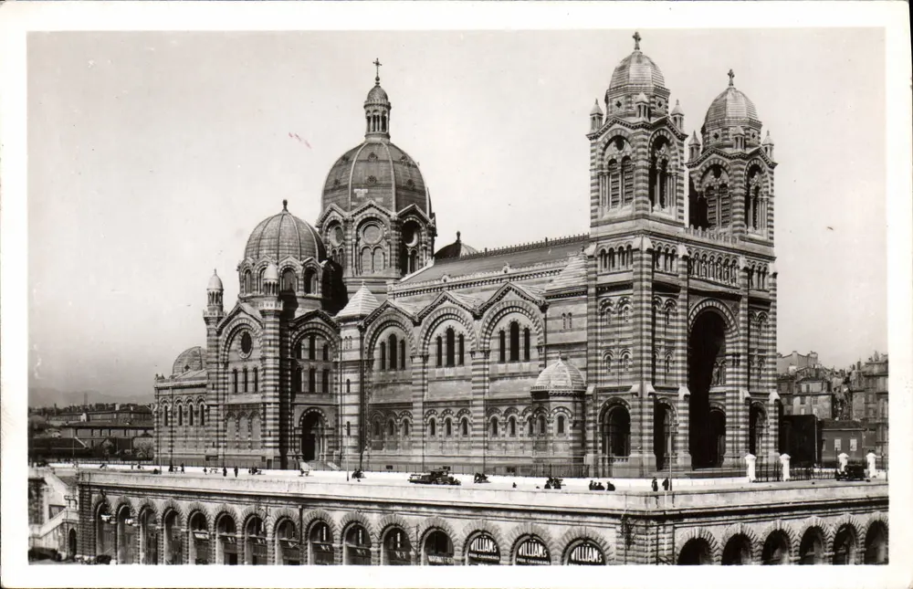 Marselha - A Catedral — editor 'Real-Photo' P. Sirasbour - Frente
