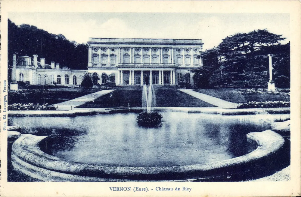 Vernon (Eure) - Castelo de Bizy — Fot. Ed. Laregue, Vernon - Frente