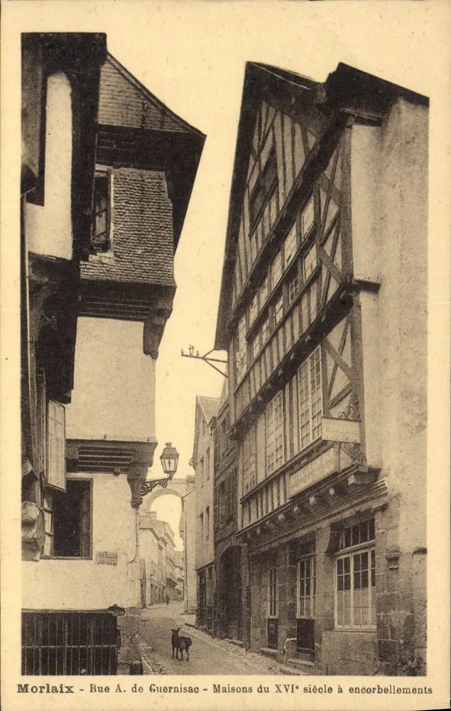 Morlaix - Rue A. de Guernisac - Casas do Século XVI com encorbelamentos - Frente