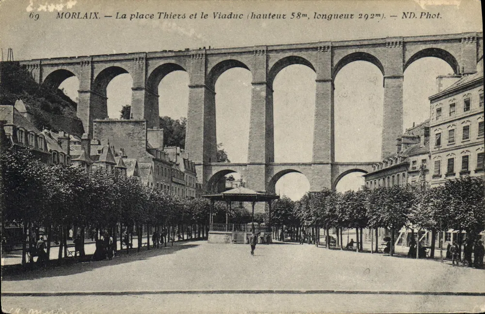 Morlaix — A Place Thiers e o Viaduto (altura 58m, comprimento 292m) — ND. Fot. - Frente
