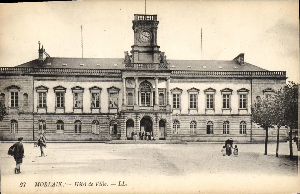 Morlaix — Hotel de Ville — LL. - Frente