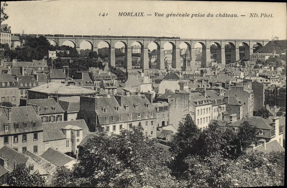 Morlaix — Vista geral tirada do castelo — ND. Fot. - Frente